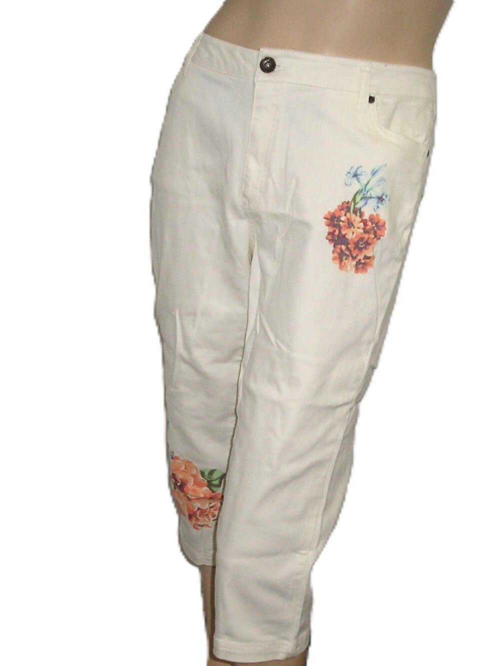 Denim 24/7 White Floral Detail Capri Jeans, Size 12W NEW NWOT